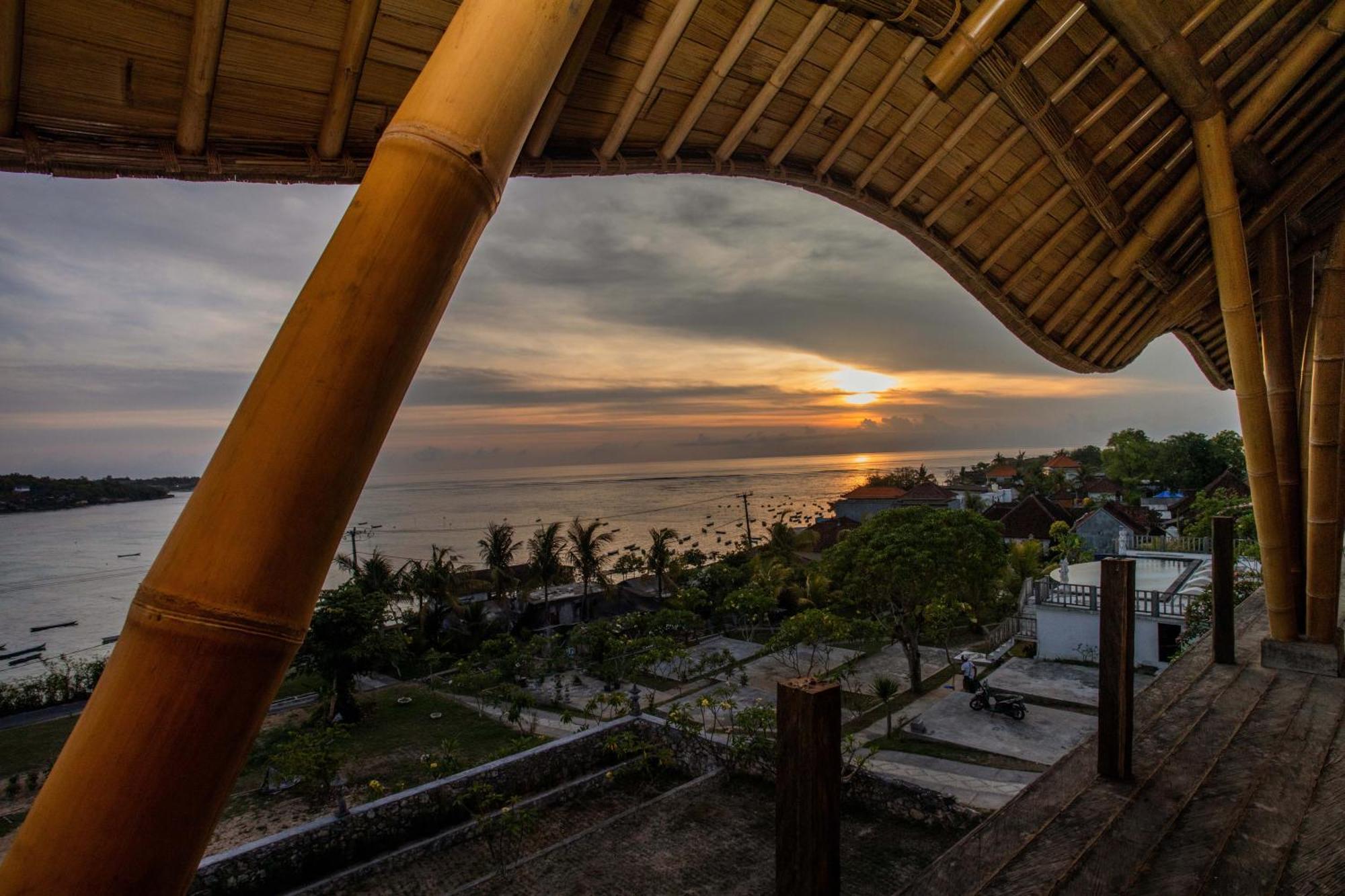 Nusa View - Oceanfront Rentals Нуса-Лембонган Экстерьер фото